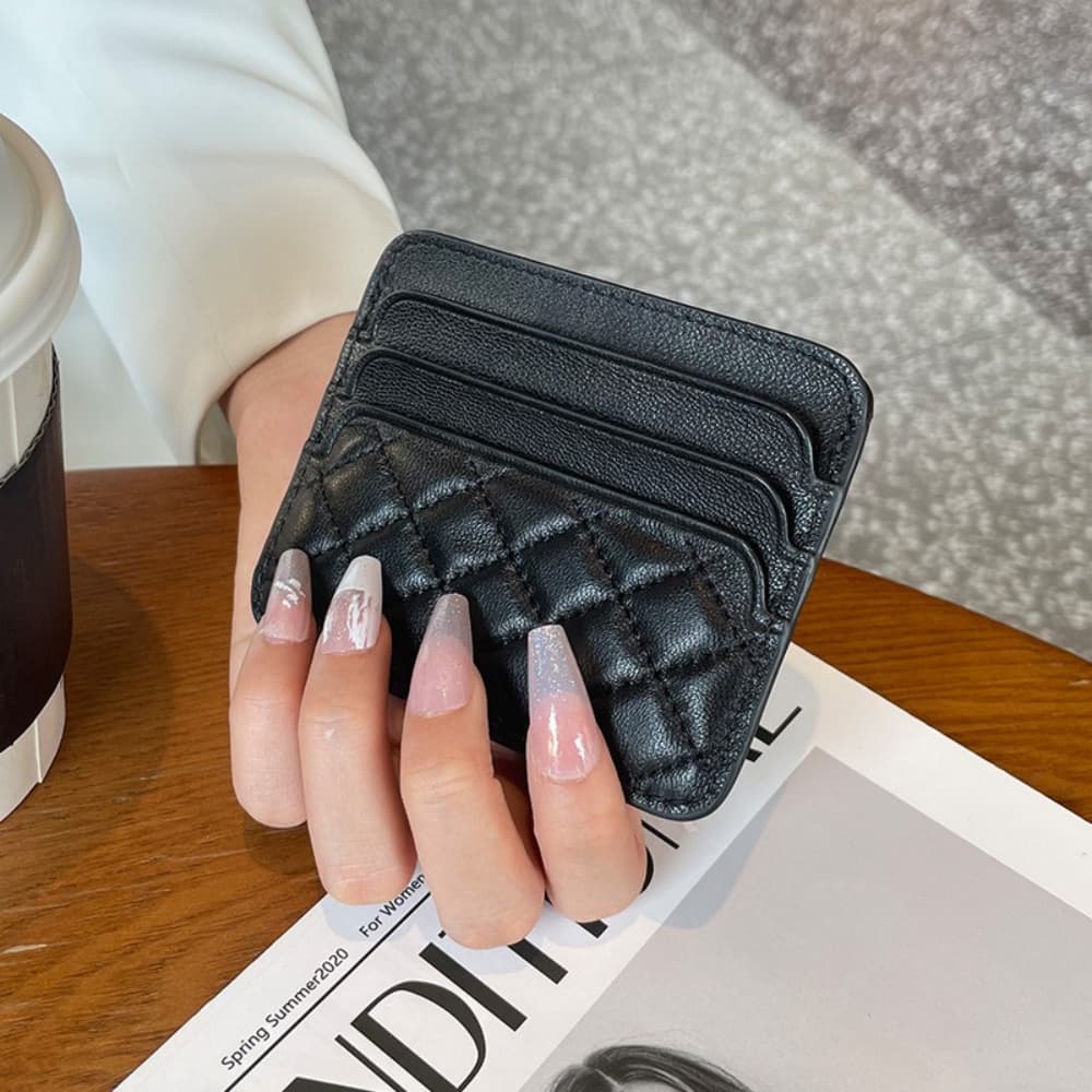 7-card portable faux leather card holder with diamond pattern