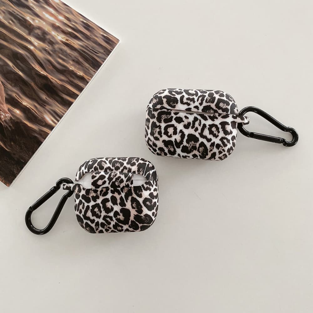 Black leopard print soft silicone buckle headphone case