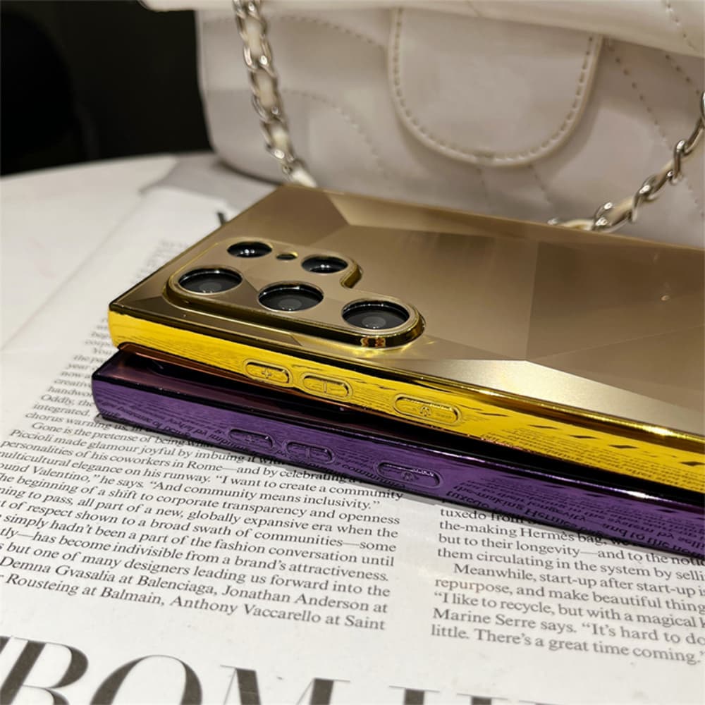 Three dimensional irregular diamond patterned acrylic phone case