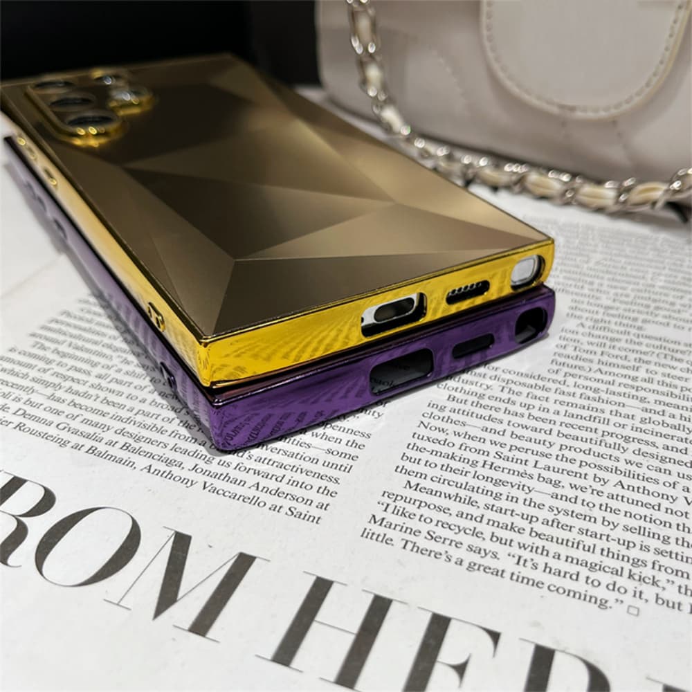 Three dimensional irregular diamond patterned acrylic phone case