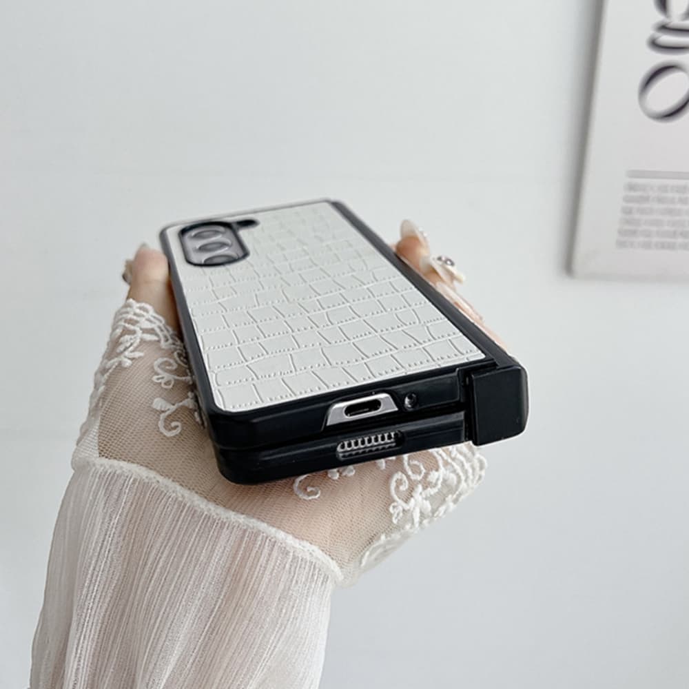 Simple crocodile pattern solid color leather folding phone case