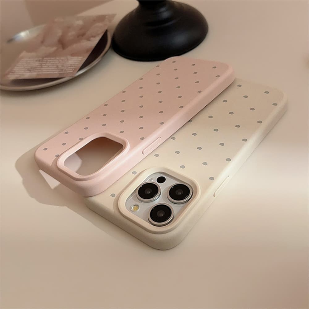 Cartoon style heart-shaped pattern simple phone case